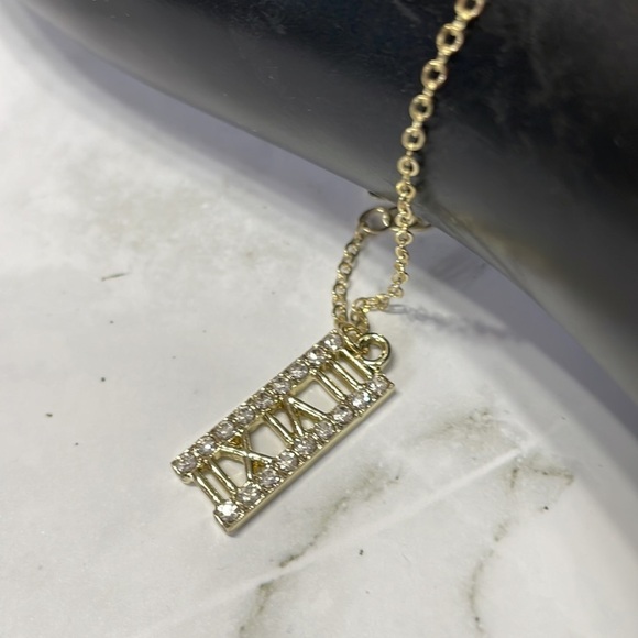 Luxury Roman Numeral Rhinestone Charm Bracelet - Picture 5 of 8